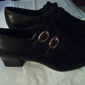 Ladies shoes